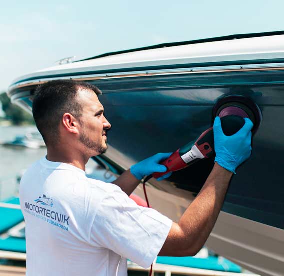 Mantenimiento, pintado, antifouling, reparación fibra vidrio de barcos en barcelona, segur de calafell, port olimpic, port ginesta, vilanova, gran marina, tarragona